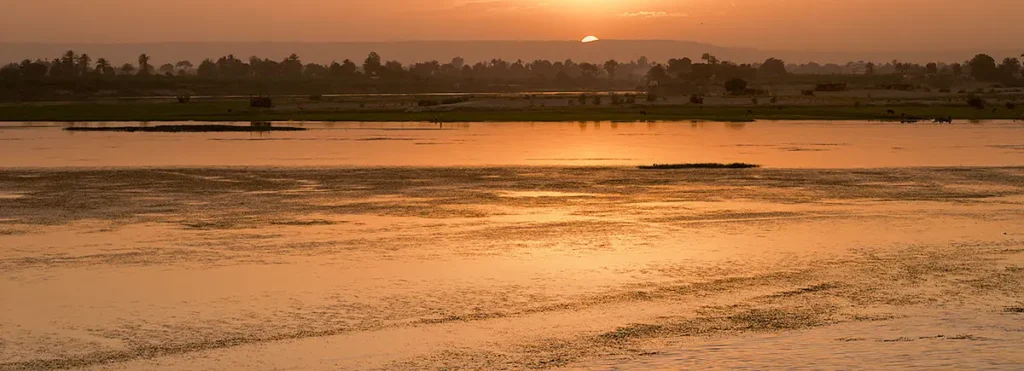 Atardecer en el río nilo